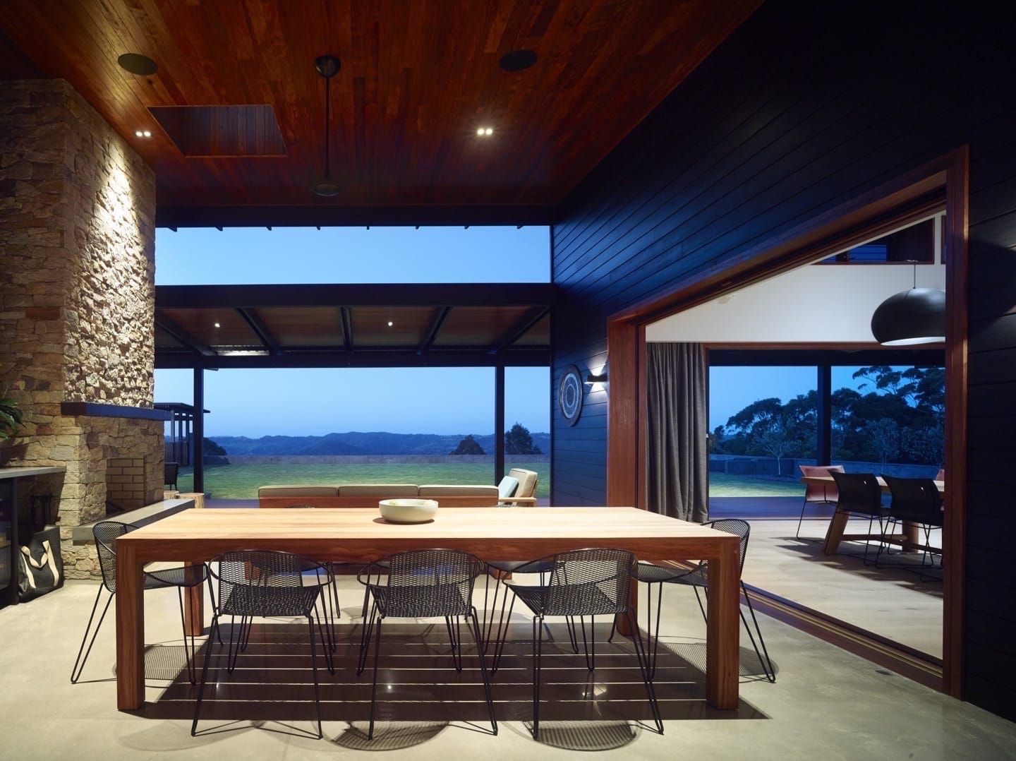 Concrete polishing for residential and commercial floors on the Sunshine Coast and Brisbane. - Honed & Polished Concrete meeting